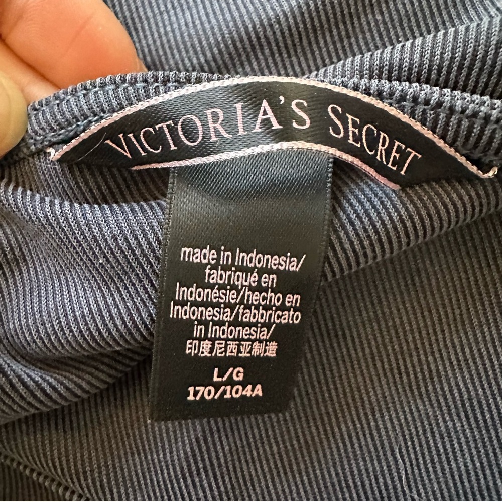 Victoria's Secret charcoal grey black vneck spaghetti strap cropped camisole top - Picture 14 of 16
